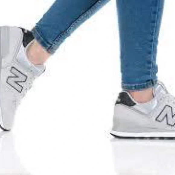 New Balance Women's 974 - Picture 2 of 6